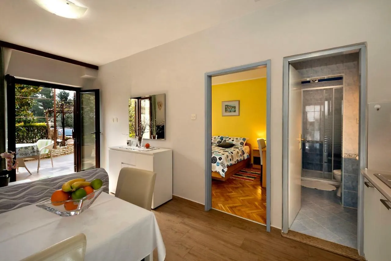 Apartment Apartman Alberta Porec Croatia